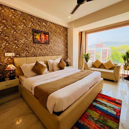 Hotel Golden Temple View By La Casa, Amritsar #Top Rated #Most Awarded #Swimming Pool #Prime Location #Luxury Rooms #Parking #Rooftop Cafe Exterior photo