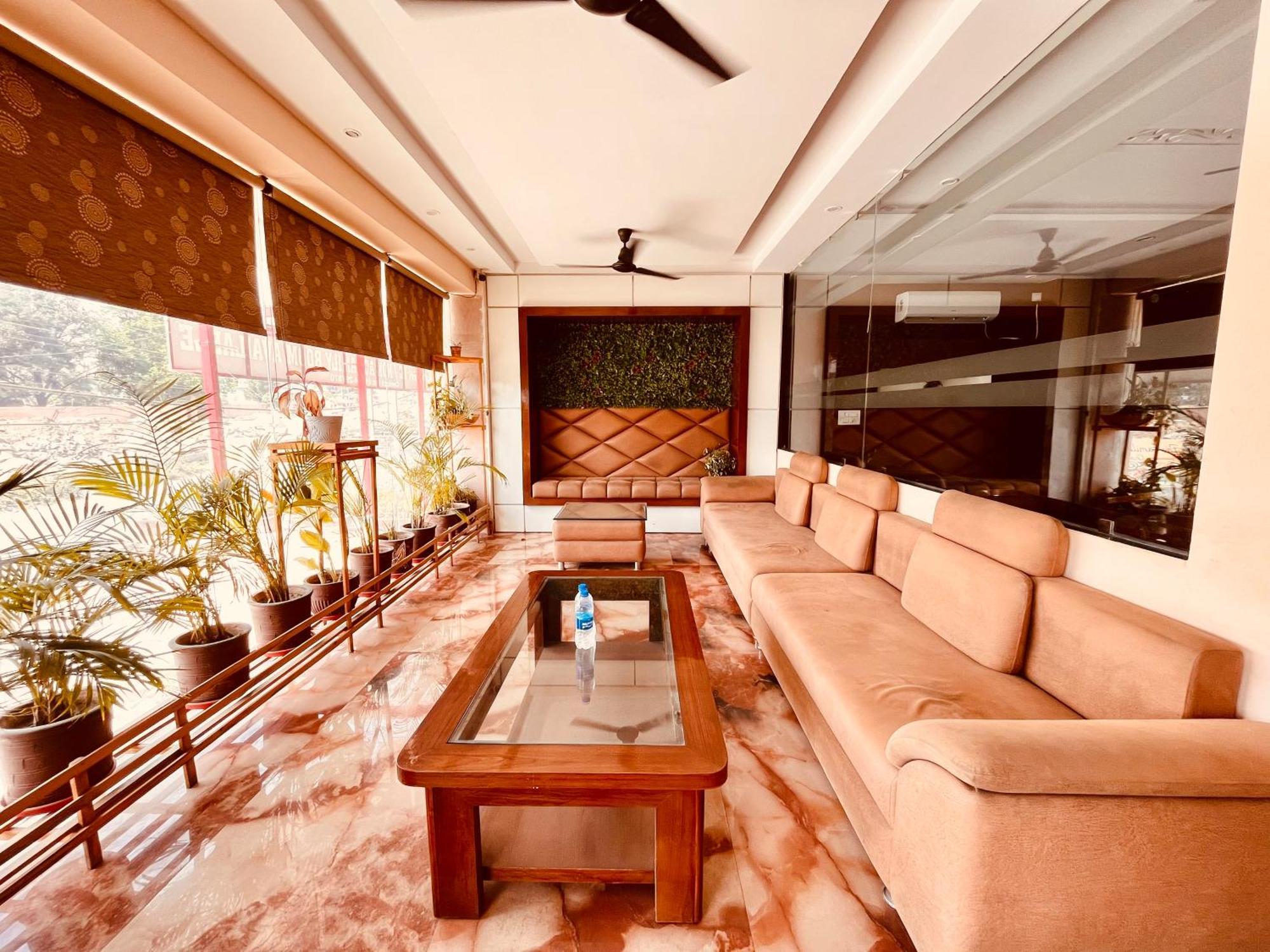 Hotel Golden Temple View By La Casa, Amritsar #Top Rated #Most Awarded #Swimming Pool #Prime Location #Luxury Rooms #Parking #Rooftop Cafe Exterior photo